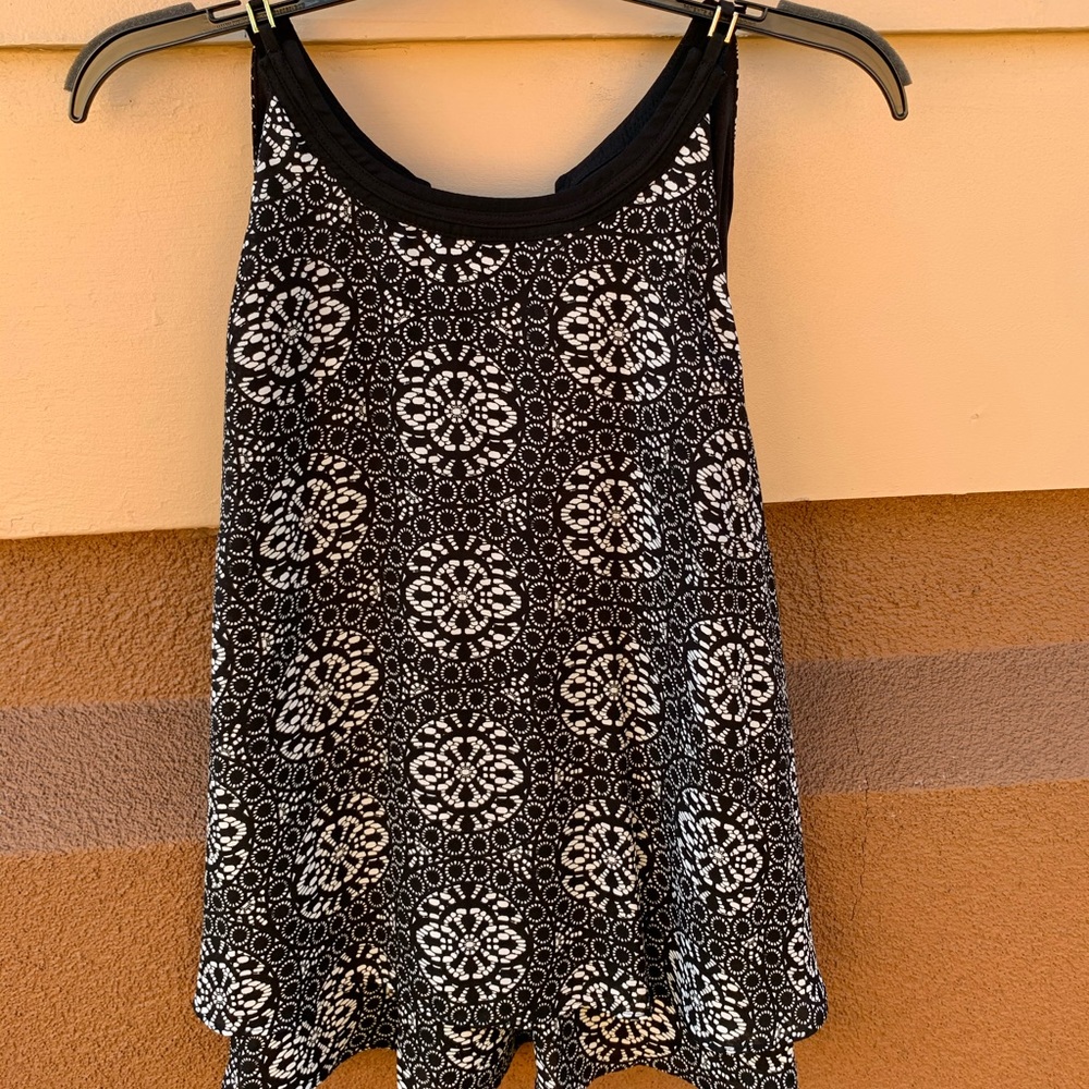 Floral Mandala Black & White Sleeveless Layer Top